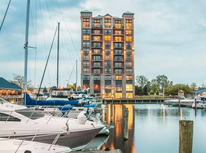 Shoreline Inn & Conference Center